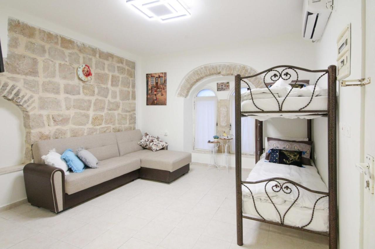Private Hostel - Best Location 예루살렘 외부 사진