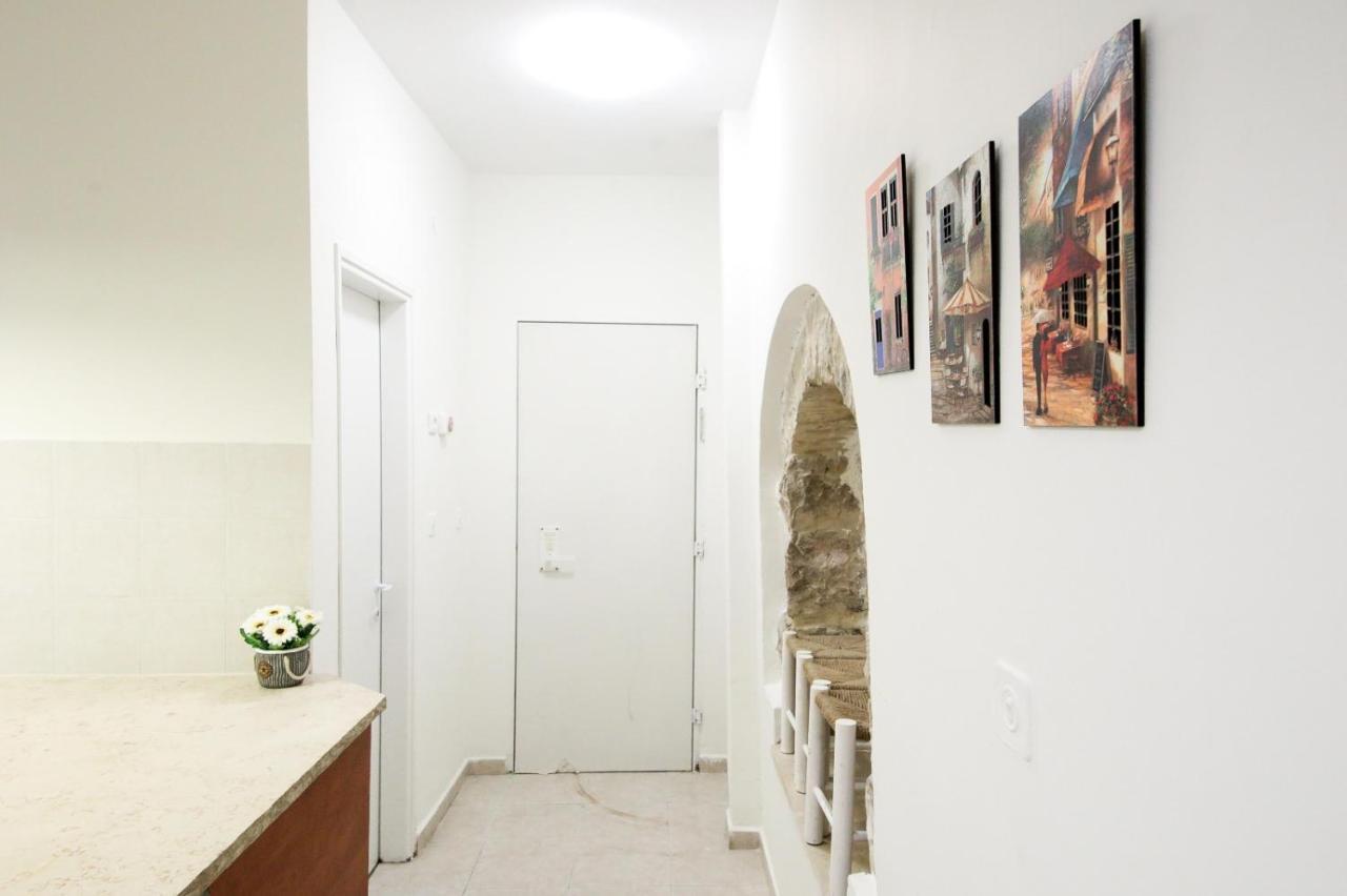 Private Hostel - Best Location 예루살렘 외부 사진