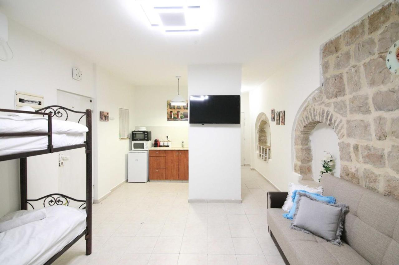 Private Hostel - Best Location 예루살렘 외부 사진