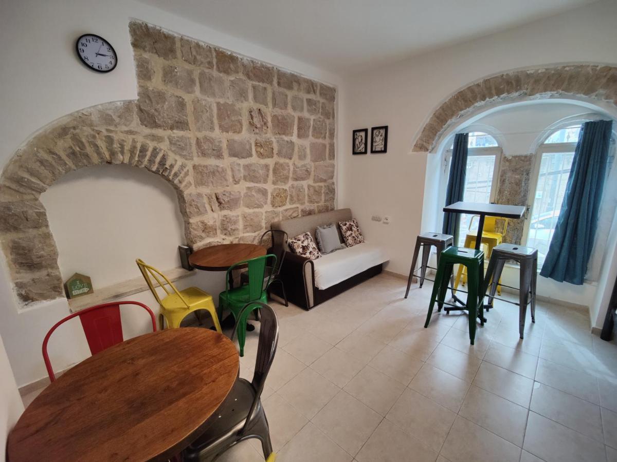 Private Hostel - Best Location 예루살렘 외부 사진