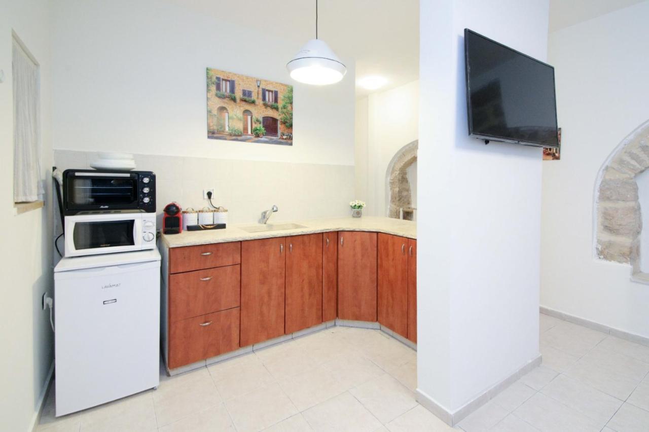 Private Hostel - Best Location 예루살렘 외부 사진