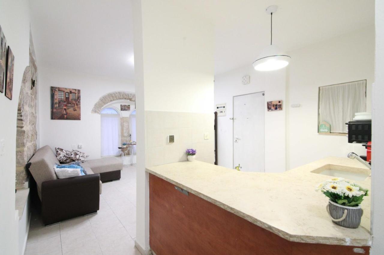 Private Hostel - Best Location 예루살렘 외부 사진