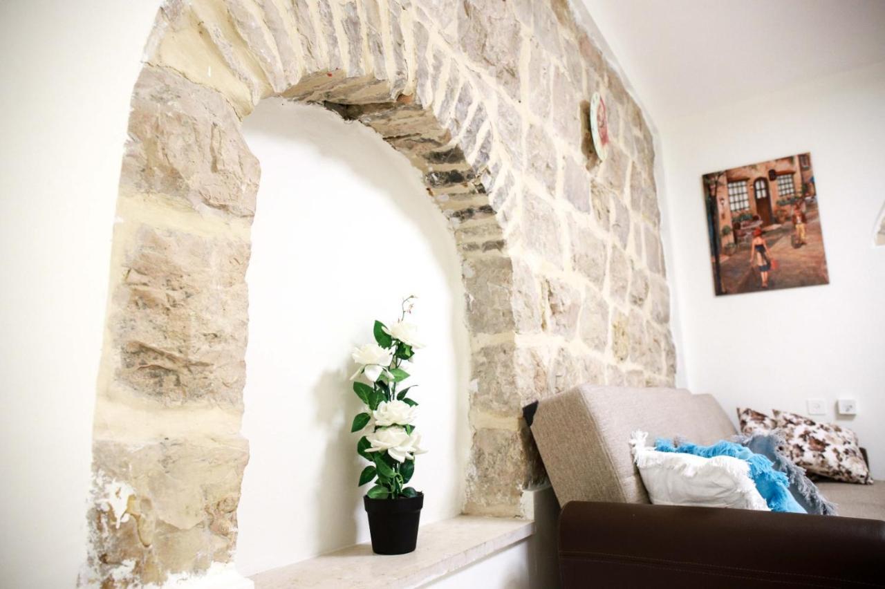 Private Hostel - Best Location 예루살렘 외부 사진