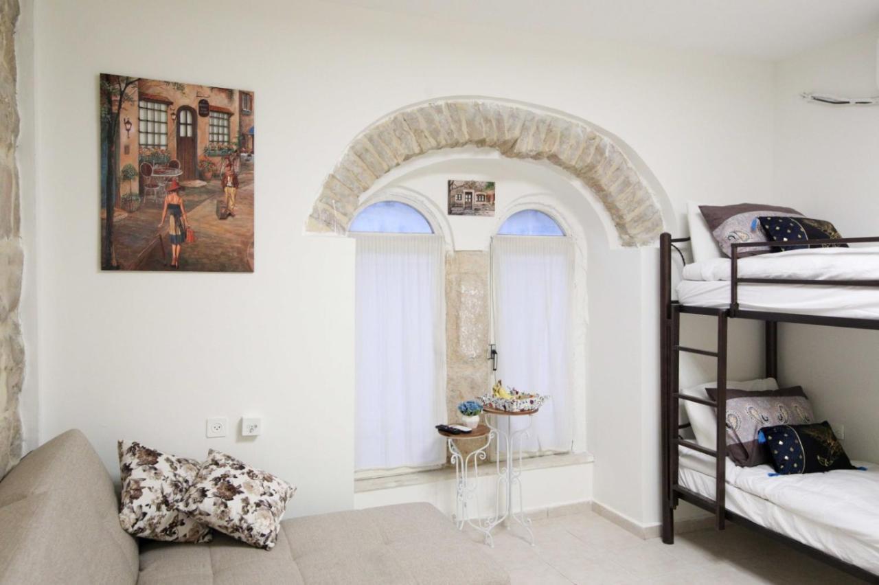 Private Hostel - Best Location 예루살렘 외부 사진